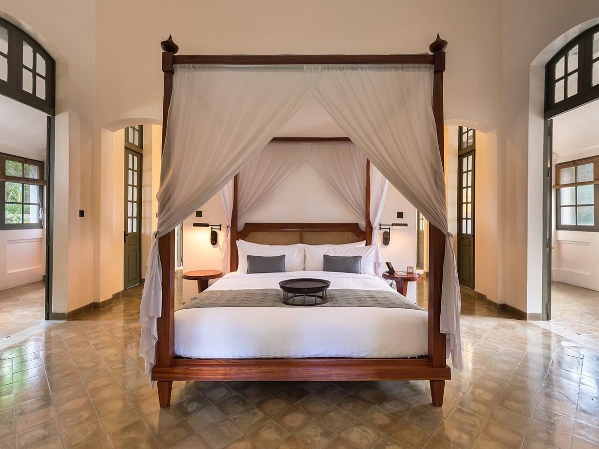 Queen Size Bed Frame (5x6)
