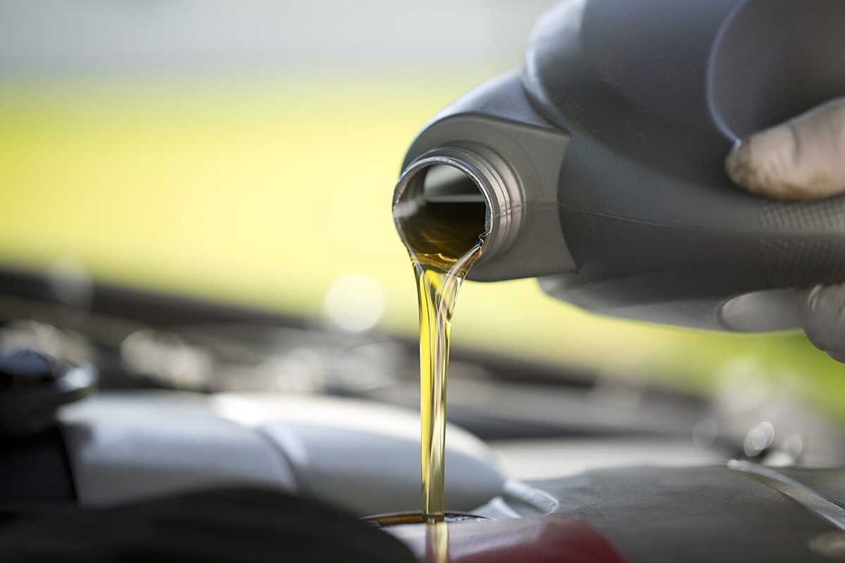 Engine Oil (4L, Synthetic)